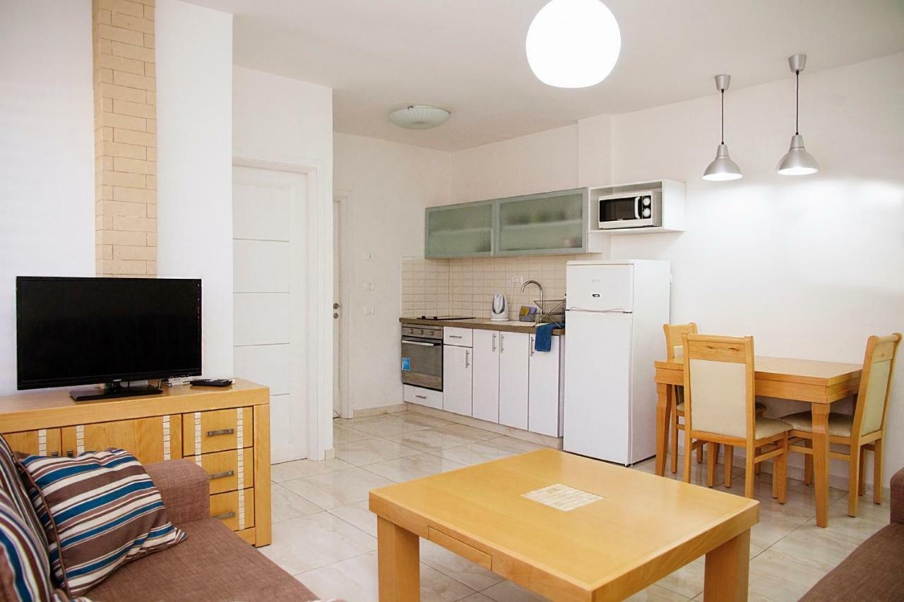 Apartment Dinara Bat Yam Exterior foto