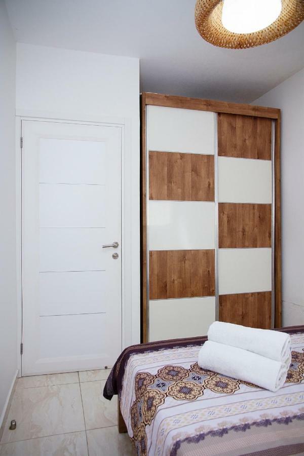 Apartment Dinara Bat Yam Exterior foto
