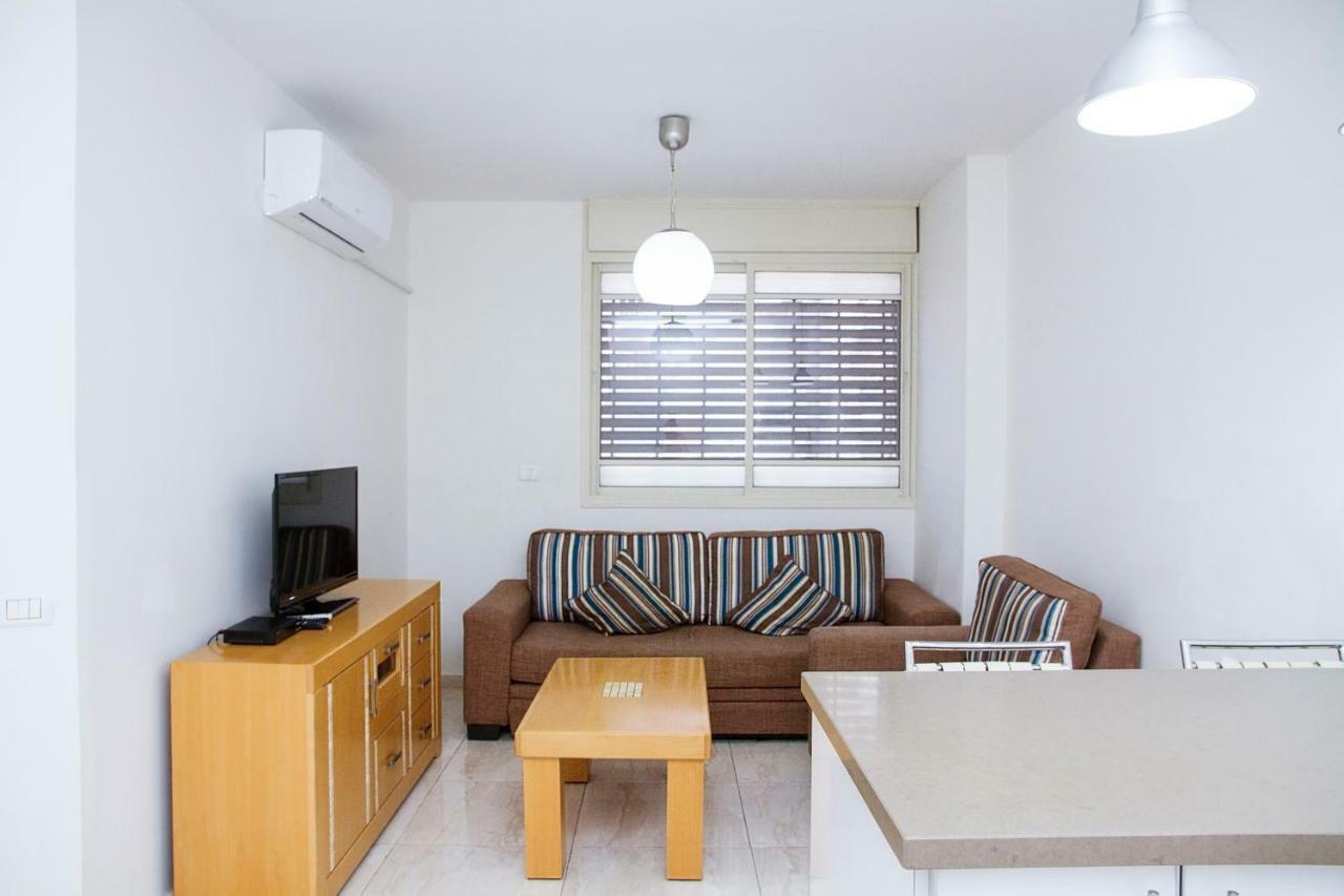 Apartment Dinara Bat Yam Exterior foto